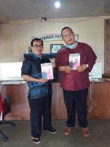 Read more about the article Sumbangan Buku dari Akademisi UIN Fatmawati Sukarno Bengkulu